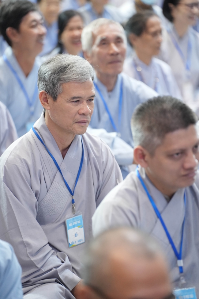 Dharma talk All sorrows disappearing thanks to the Buddha name recitations - Senior Thich Tri Hue in the 106th Seven-day Retreat
