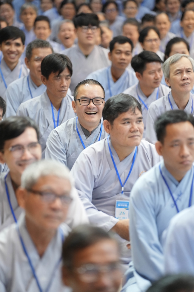 Dharma talk All sorrows disappearing thanks to the Buddha name recitations - Senior Thich Tri Hue in the 106th Seven-day Retreat