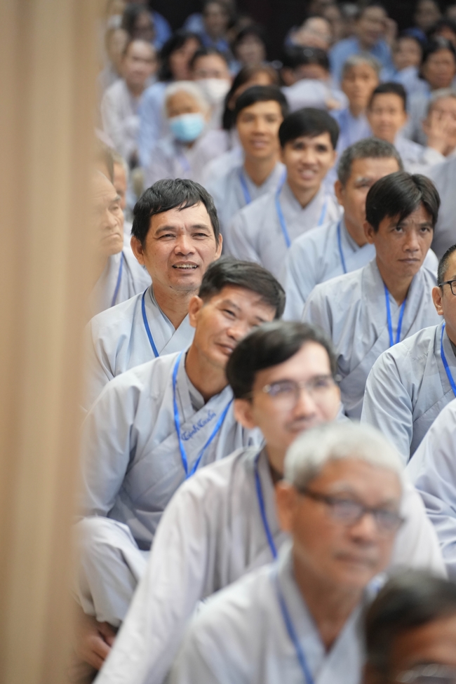 Dharma talk All sorrows disappearing thanks to the Buddha name recitations - Senior Thich Tri Hue in the 106th Seven-day Retreat