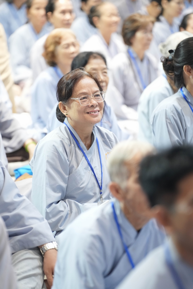 Dharma talk All sorrows disappearing thanks to the Buddha name recitations - Senior Thich Tri Hue in the 106th Seven-day Retreat