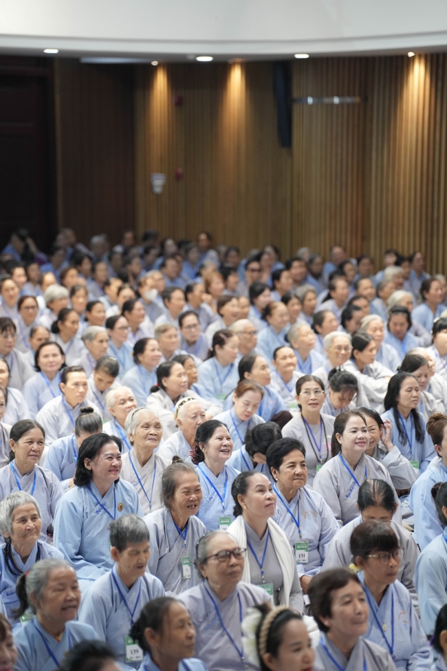 Dharma talk All sorrows disappearing thanks to the Buddha name recitations - Senior Thich Tri Hue in the 106th Seven-day Retreat