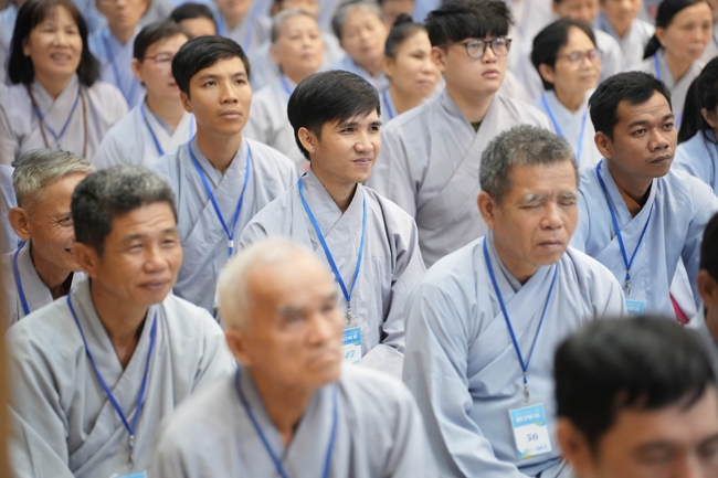 Dharma talk All sorrows disappearing thanks to the Buddha name recitations - Senior Thich Tri Hue in the 106th Seven-day Retreat