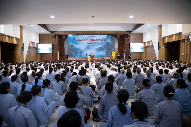 Dharma talk All sorrows disappearing thanks to the Buddha name recitations - Senior Thich Tri Hue in the 106th Seven-day Retreat