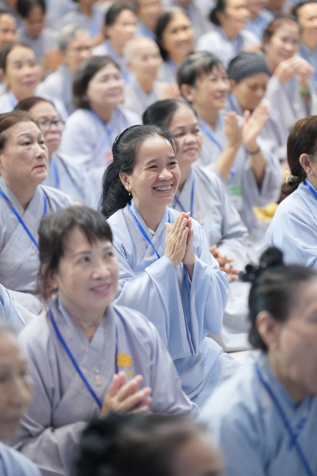 Dharma talk All sorrows disappearing thanks to the Buddha name recitations - Senior Thich Tri Hue in the 106th Seven-day Retreat