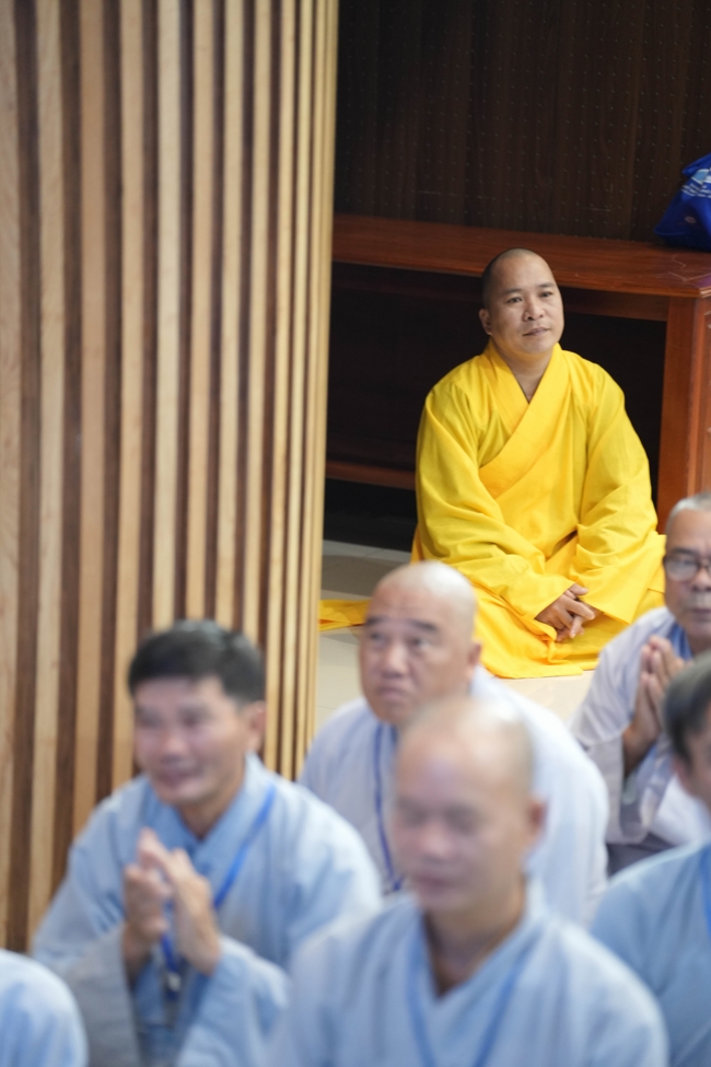 Dharma talk All sorrows disappearing thanks to the Buddha name recitations - Senior Thich Tri Hue in the 106th Seven-day Retreat