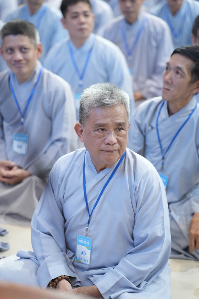 Dharma talk All sorrows disappearing thanks to the Buddha name recitations - Senior Thich Tri Hue in the 106th Seven-day Retreat