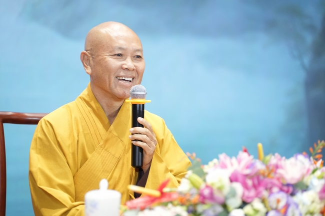 Dharma talk All sorrows disappearing thanks to the Buddha name recitations - Senior Thich Tri Hue in the 106th Seven-day Retreat