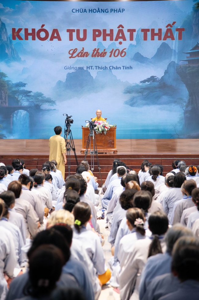 Dharma talk All sorrows disappearing thanks to the Buddha name recitations - Senior Thich Tri Hue in the 106th Seven-day Retreat