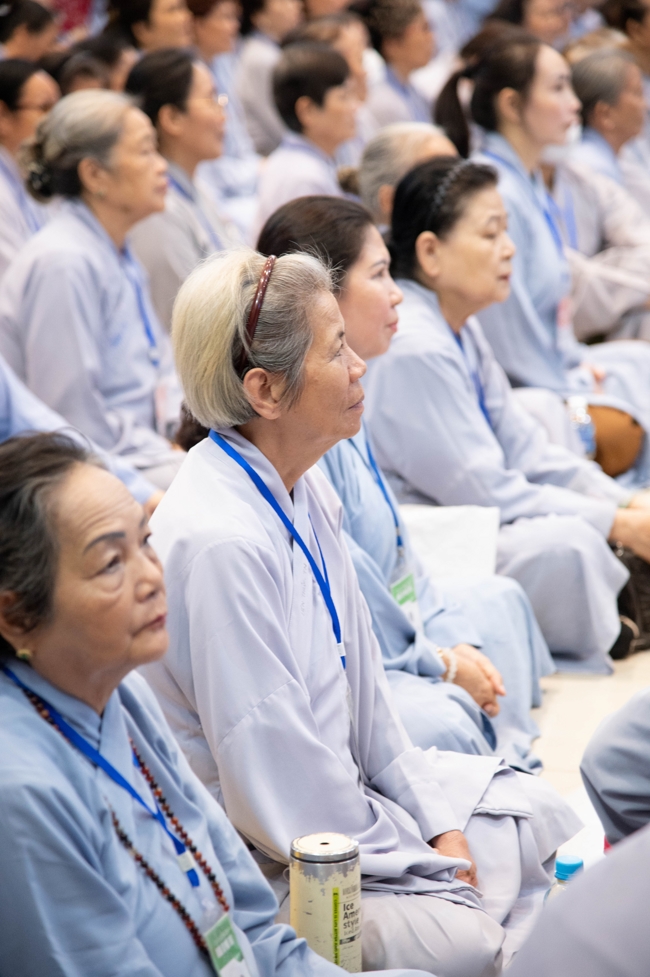 Dharma talk All sorrows disappearing thanks to the Buddha name recitations - Senior Thich Tri Hue in the 106th Seven-day Retreat
