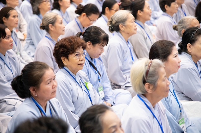 Dharma talk All sorrows disappearing thanks to the Buddha name recitations - Senior Thich Tri Hue in the 106th Seven-day Retreat