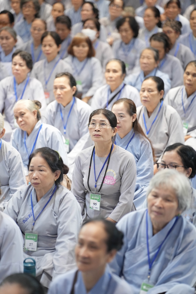 Dharma talk All sorrows disappearing thanks to the Buddha name recitations - Senior Thich Tri Hue in the 106th Seven-day Retreat