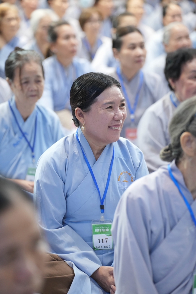 Dharma talk All sorrows disappearing thanks to the Buddha name recitations - Senior Thich Tri Hue in the 106th Seven-day Retreat