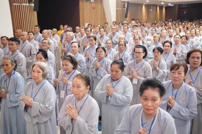 Dharma talk Peace - the path we are going on - Senior Thich Quang Thien in the 106th Seven-Day Retreat