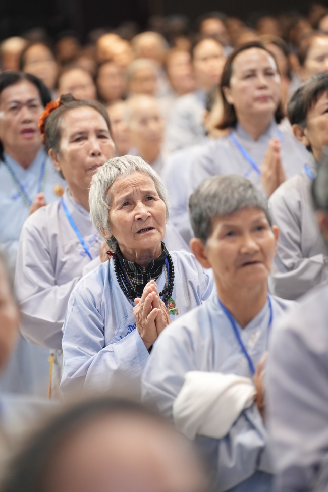 Dharma talk Peace - the path we are going on - Senior Thich Quang Thien in the 106th Seven-Day Retreat