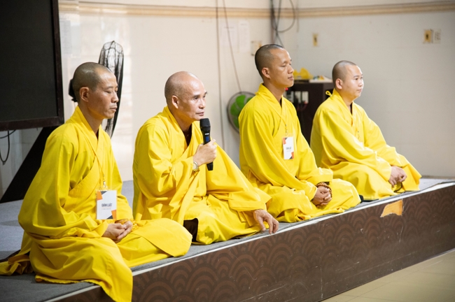 Dharma talk Peace - the path we are going on - Senior Thich Quang Thien in the 106th Seven-Day Retreat