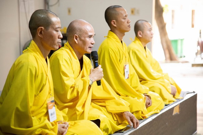 Dharma talk Peace - the path we are going on - Senior Thich Quang Thien in the 106th Seven-Day Retreat