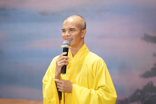 Dharma talk Peace - the path we are going on - Senior Thich Quang Thien in the 106th Seven-Day Retreat