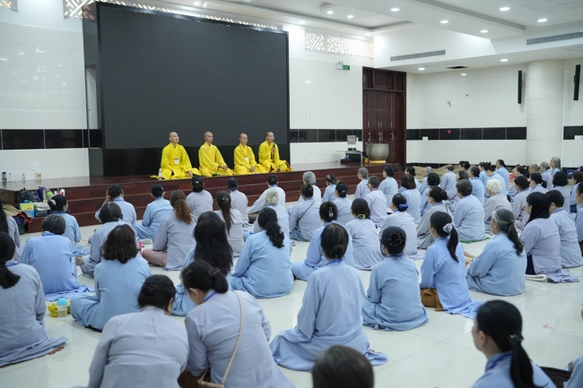 Dharma talk Peace - the path we are going on - Senior Thich Quang Thien in the 106th Seven-Day Retreat