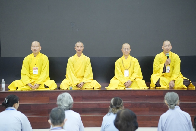 Dharma talk Peace - the path we are going on - Senior Thich Quang Thien in the 106th Seven-Day Retreat