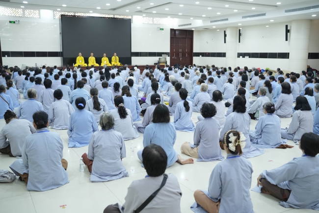 Dharma talk Peace - the path we are going on - Senior Thich Quang Thien in the 106th Seven-Day Retreat