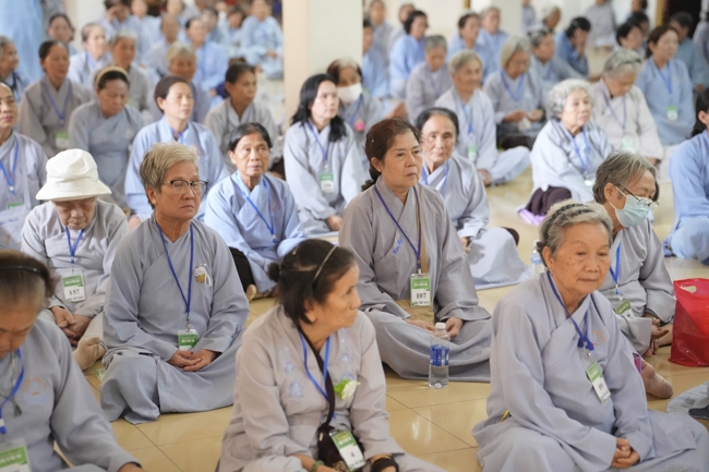 Dharma talk Peace - the path we are going on - Senior Thich Quang Thien in the 106th Seven-Day Retreat