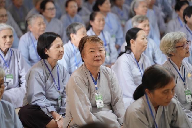 Dharma talk Peace - the path we are going on - Senior Thich Quang Thien in the 106th Seven-Day Retreat