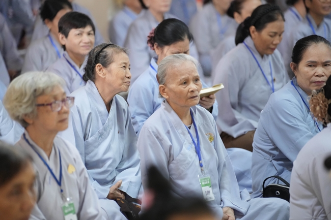 Dharma talk Peace - the path we are going on - Senior Thich Quang Thien in the 106th Seven-Day Retreat