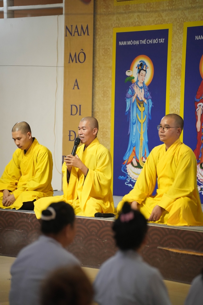 Dharma talk Peace - the path we are going on - Senior Thich Quang Thien in the 106th Seven-Day Retreat