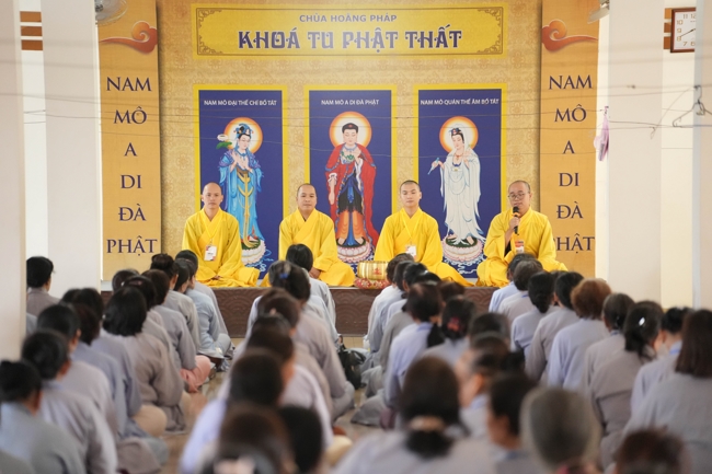 Dharma talk Peace - the path we are going on - Senior Thich Quang Thien in the 106th Seven-Day Retreat