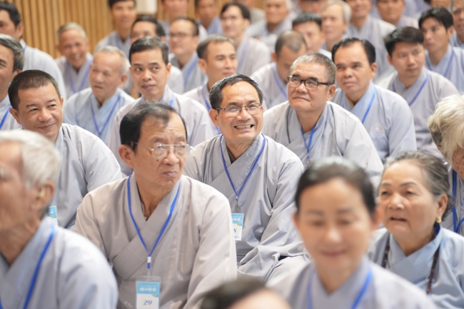 Dharma talk Peace - the path we are going on - Senior Thich Quang Thien in the 106th Seven-Day Retreat