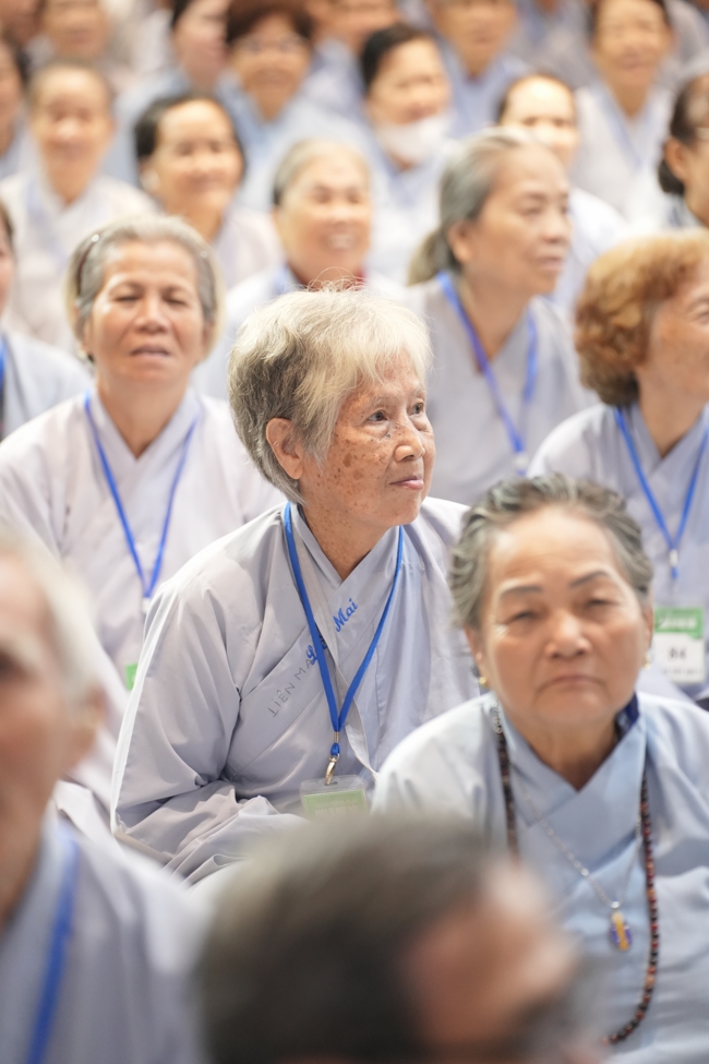 Dharma talk Peace - the path we are going on - Senior Thich Quang Thien in the 106th Seven-Day Retreat