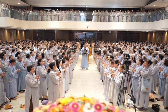 Dharma talk Peace - the path we are going on - Senior Thich Quang Thien in the 106th Seven-Day Retreat