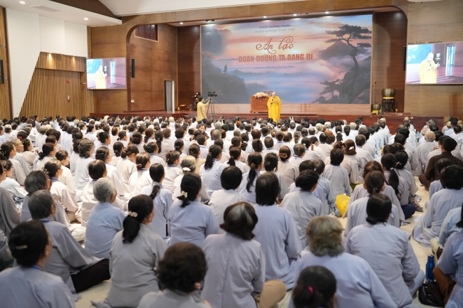 Dharma talk Peace - the path we are going on - Senior Thich Quang Thien in the 106th Seven-Day Retreat