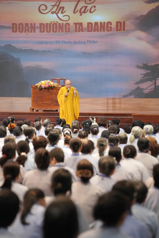 Dharma talk Peace - the path we are going on - Senior Thich Quang Thien in the 106th Seven-Day Retreat