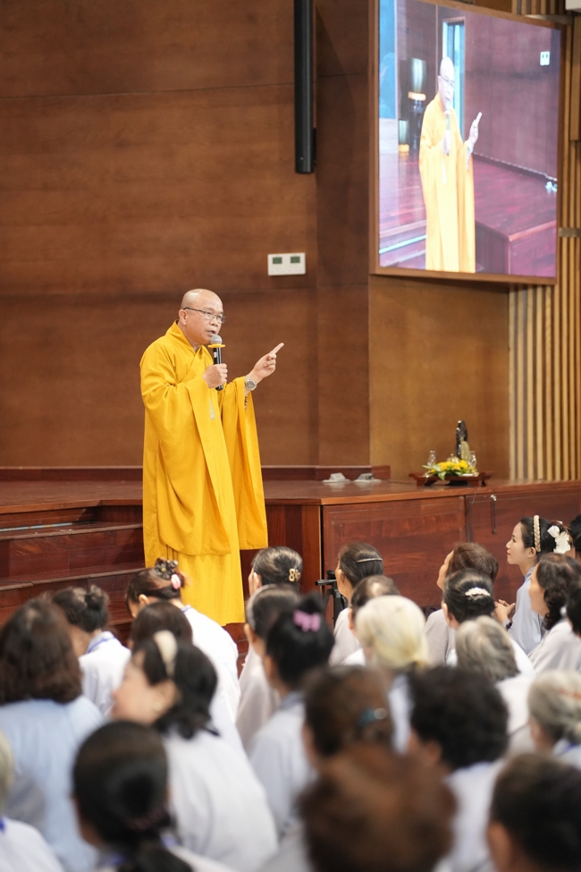 Dharma talk Peace - the path we are going on - Senior Thich Quang Thien in the 106th Seven-Day Retreat