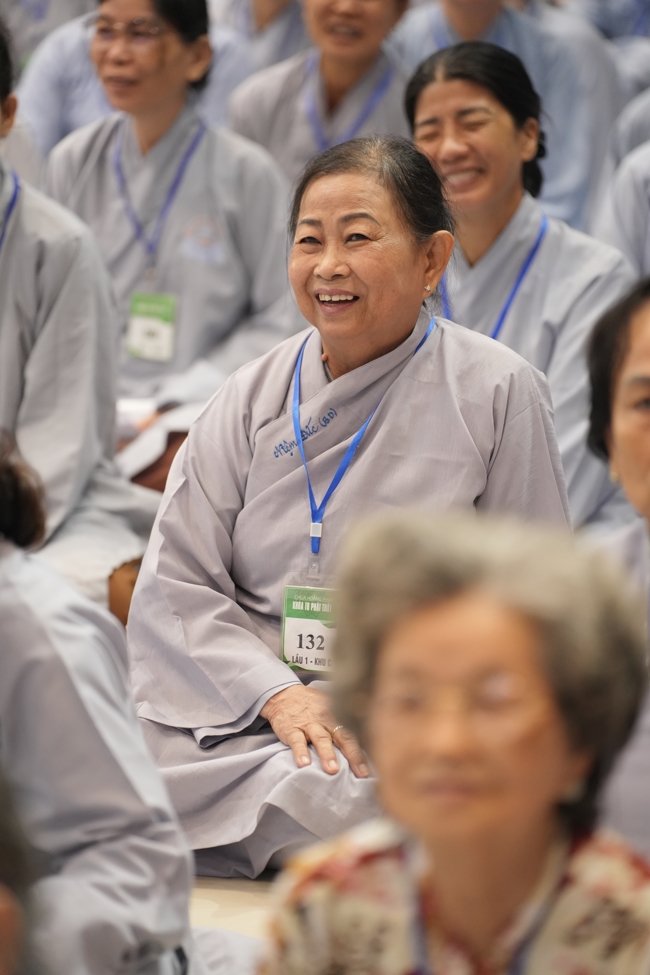 Dharma talk Peace - the path we are going on - Senior Thich Quang Thien in the 106th Seven-Day Retreat
