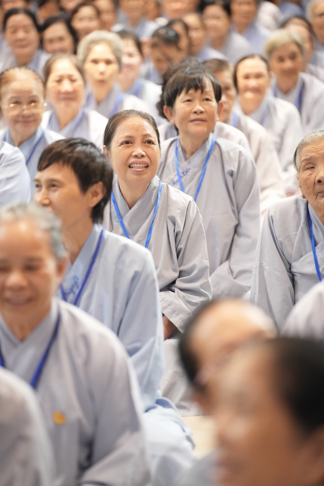 Dharma talk Peace - the path we are going on - Senior Thich Quang Thien in the 106th Seven-Day Retreat