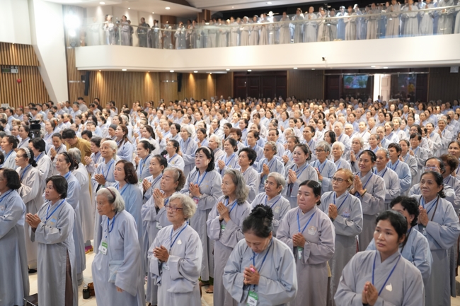 Dharma talk Peace - the path we are going on - Senior Thich Quang Thien in the 106th Seven-Day Retreat