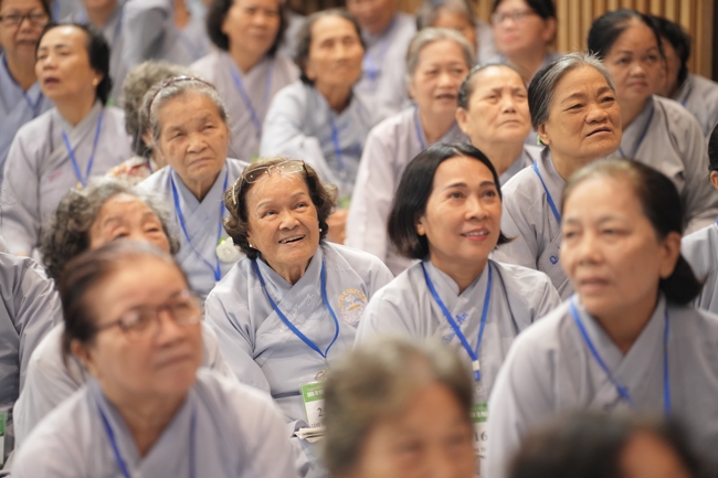 Dharma talk Peace - the path we are going on - Senior Thich Quang Thien in the 106th Seven-Day Retreat