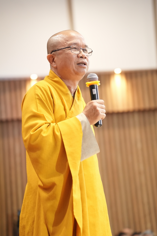 Dharma talk Peace - the path we are going on - Senior Thich Quang Thien in the 106th Seven-Day Retreat