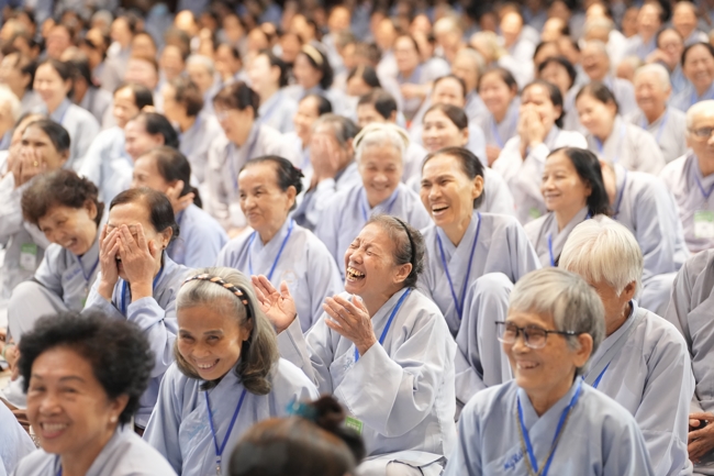 Dharma talk Peace - the path we are going on - Senior Thich Quang Thien in the 106th Seven-Day Retreat