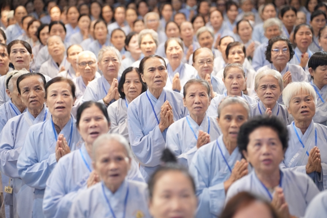 Dharma talk Peace - the path we are going on - Senior Thich Quang Thien in the 106th Seven-Day Retreat