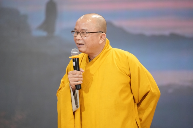 Dharma talk Peace - the path we are going on - Senior Thich Quang Thien in the 106th Seven-Day Retreat
