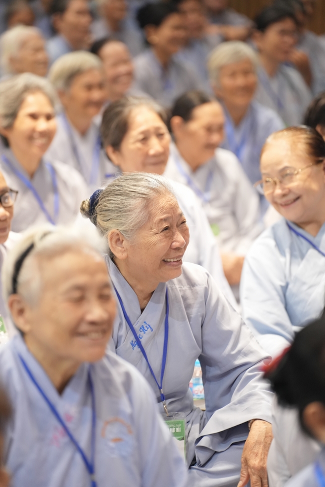 Dharma talk Peace - the path we are going on - Senior Thich Quang Thien in the 106th Seven-Day Retreat