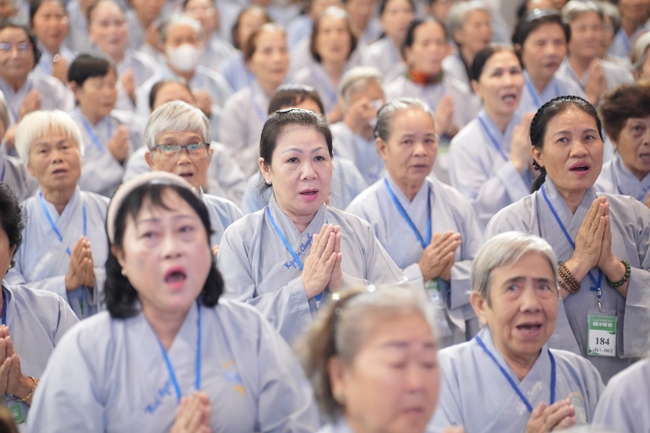 Dharma talk Peace - the path we are going on - Senior Thich Quang Thien in the 106th Seven-Day Retreat
