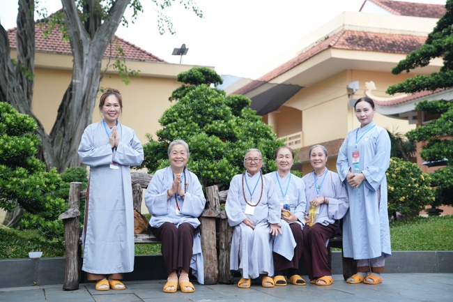 Dharma talk Peace - the path we are going on - Senior Thich Quang Thien in the 106th Seven-Day Retreat