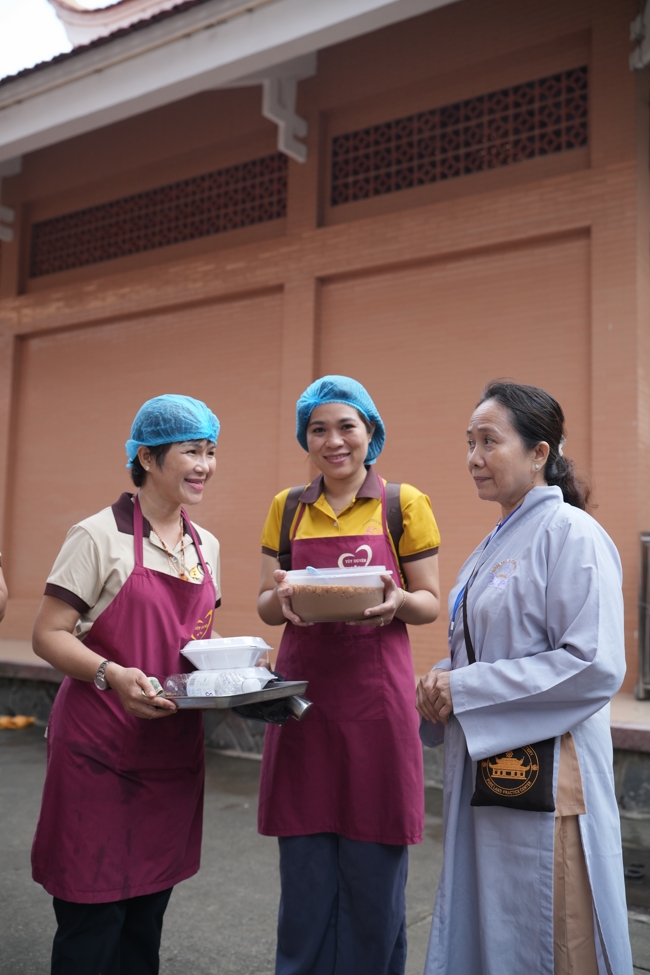Dharma talk Peace - the path we are going on - Senior Thich Quang Thien in the 106th Seven-Day Retreat