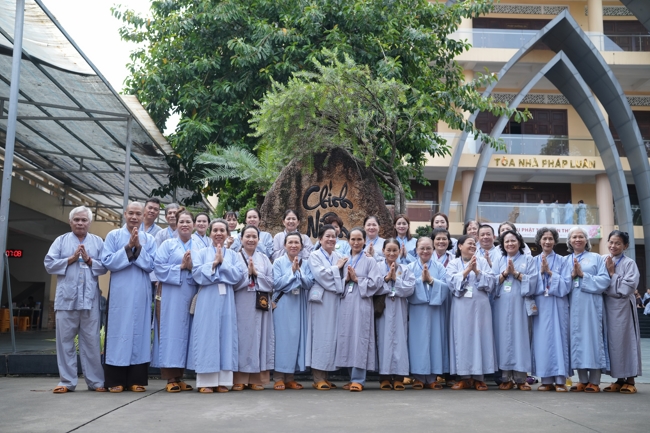 Dharma talk Peace - the path we are going on - Senior Thich Quang Thien in the 106th Seven-Day Retreat