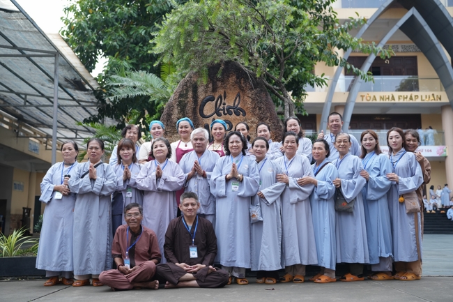 Dharma talk Peace - the path we are going on - Senior Thich Quang Thien in the 106th Seven-Day Retreat