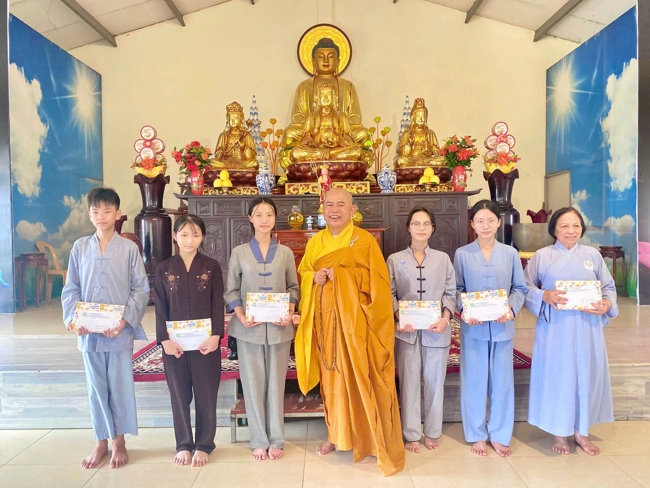 One - Day Practice at Dong Cao pagoda, Thanh Hoa